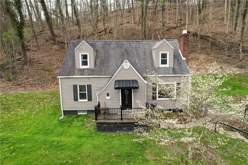 1054 Montrose Dr, South Charleston, WV, 25303-2630 | Card Image