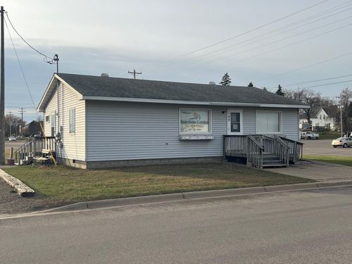 110 2nd St Ne, Milaca, MN, 56353-1635 | Card Image