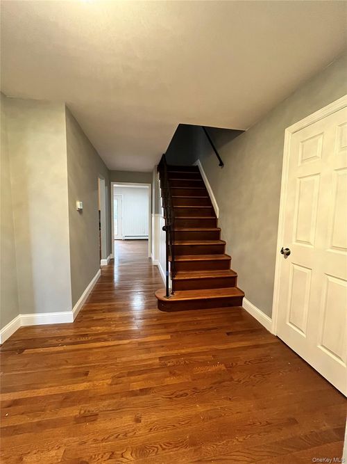 100 Lexington Ave, Holbrook, NY, 11741-2504 | Card Image