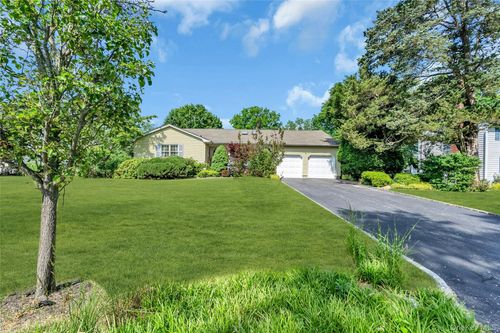 34 Aberdeen Rd, Smithtown, NY, 11787-4402 | Card Image