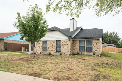 2818 Rio Grande Pass, House other with 3 bedrooms, 2 bathrooms and null parking in Mesquite TX | Image 3