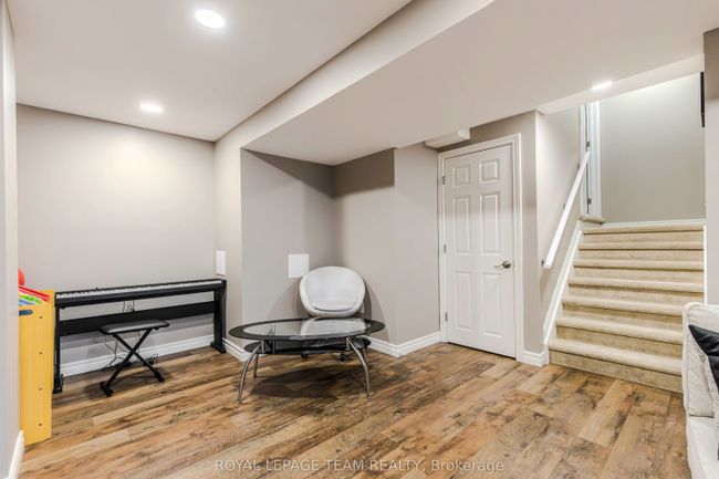 302 Song Sparrow St, House attached with 3 bedrooms, 3 bathrooms and 2 parking in Nepean ON | Image 32