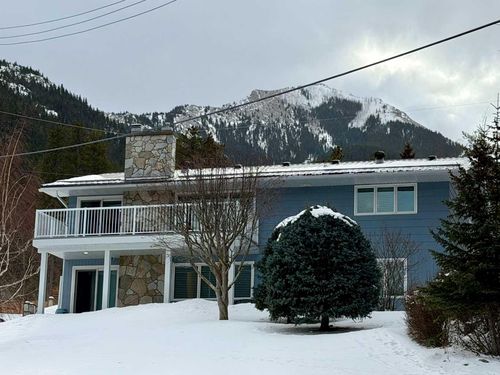 13521 15 Ave, Blairmore, AB, T0K0E0 | Card Image