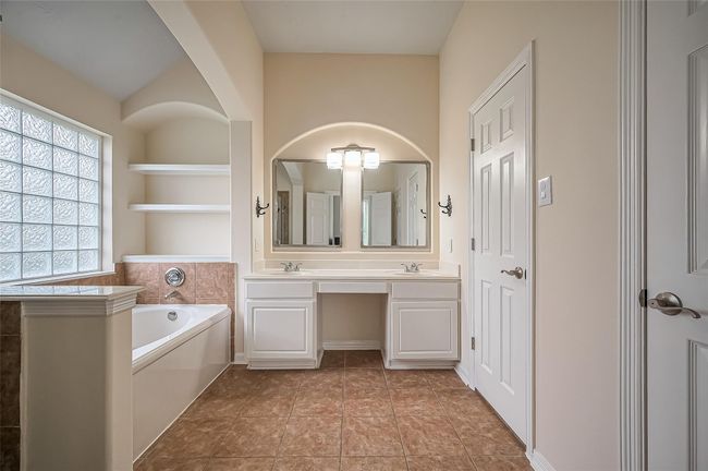 Primary bath | Image 41