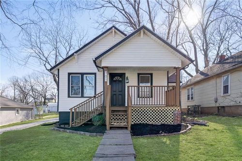 901 S Cottage St, Independence, MO, 64050-4345 | Card Image