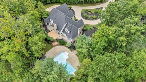 8215 Eagle Ridge Dr, Concord Township, OH, 44077-9797 | Card Image