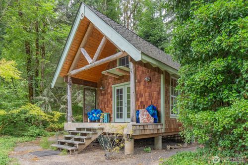 14231 Beaver Dr Se, Rainier, WA, 98576 | Card Image
