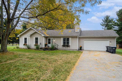 68325 Riverview Dr, South Haven, MI, 49090-9149 | Card Image