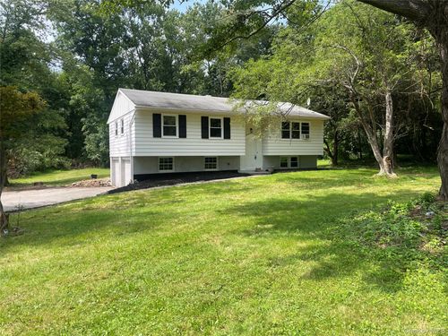 15 Vandewater Dr, Wappingers Falls, NY, 12590-6122 | Card Image