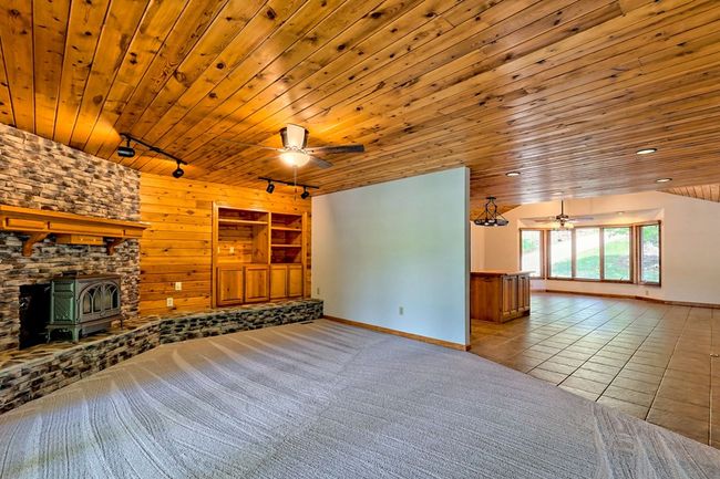 2403 Hidden Valley Rd, Home with 3 bedrooms, 3 bathrooms and 2 parking in Hiawassee GA | Image 22