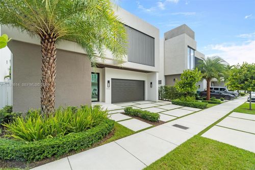 10536-10536 Nw 67th Ter, Doral, FL, 33178-3898 | Card Image