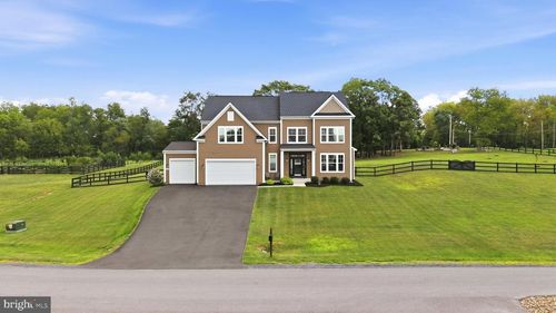 42 Flaxseed Dr, MARTINSBURG, WV, 25404-0253 | Card Image