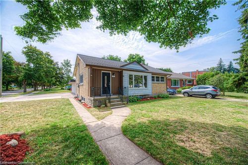 169 Bruce St, Kitchener, ON, N2B1Z2 | Card Image