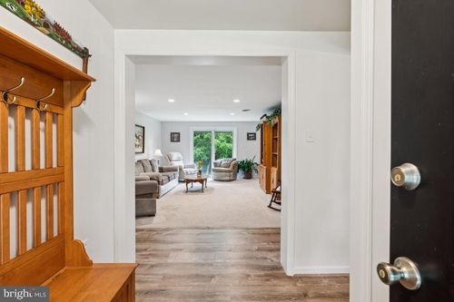 7939 Old Washington Rd, WOODBINE, MD, 21797-9105 | Card Image