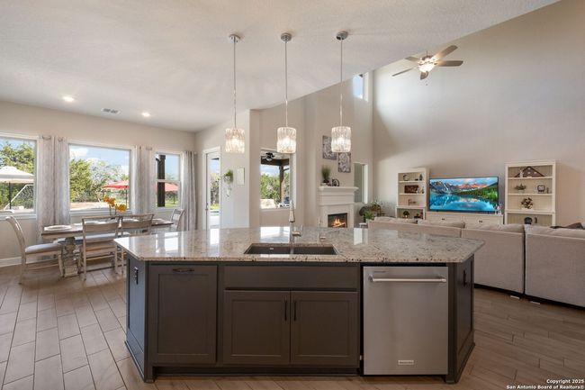 215 Madrone Trl, House other with 6 bedrooms, 6 bathrooms and null parking in Boerne TX | Image 20