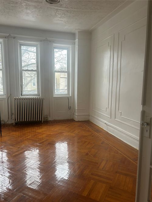 fl-2nd-8820 86th St, Woodhaven, NY, 11421-2536 | Card Image