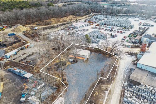 1807 Middle Rd, Calverton, NY, 11933-1450 | Card Image