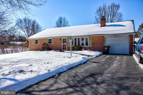 902 Perry Rd, LITITZ, PA, 17543-8942 | Card Image