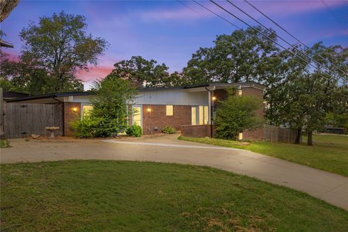 2131 E 11th, Ada, OK, 74820 | Card Image