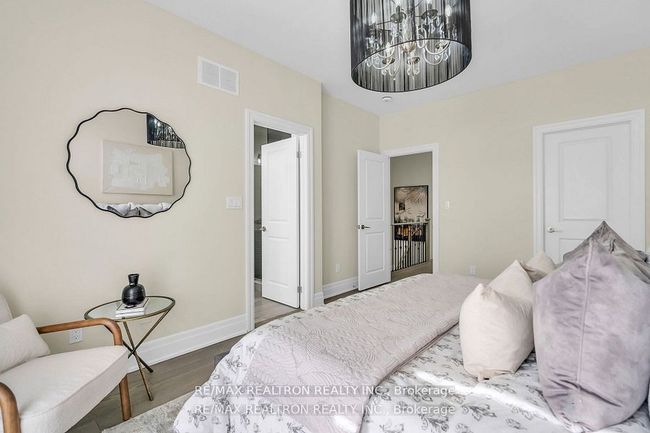 178 Golden Trail, House attached with 5 bedrooms, 4 bathrooms and 1 parking in Vaughan ON | Image 19