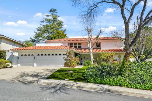1919 Stonesgate St, Westlake Village, CA, 91361-1614 | Card Image