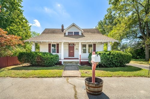 79 Central Ave, Seekonk, MA, 02771-4131 | Card Image