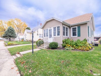 1302 Martha Street, House other with 2 bedrooms, 1 bathrooms and null parking in Pekin IL | Image 2