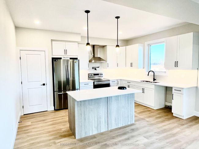 6807 Royal Magnolia Ave, House attached with 3 bedrooms, 3 bathrooms and 2 parking in London ON | Image 4