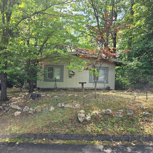 196 Cherrywood Dr, Murphy, NC, 28906-5646 | Card Image