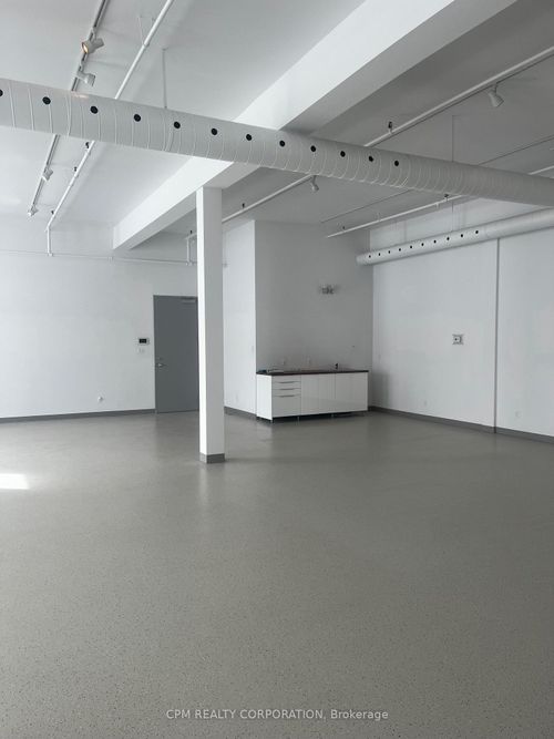 101-180 Norseman St, Etobicoke, ON, M8Z2R4 | Card Image