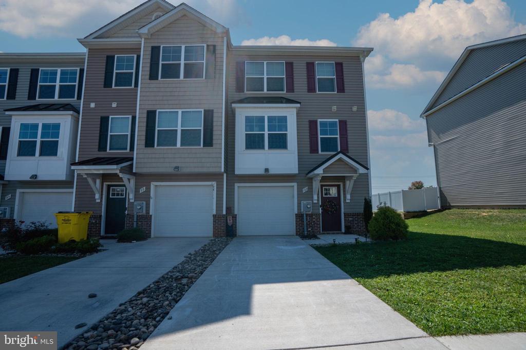 Carnes Way, Martinsburg, WV 25403