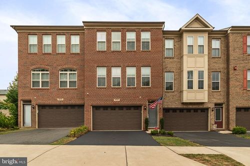 6654 Bartrams Forest Ln, HAYMARKET, VA, 20169-2730 | Card Image