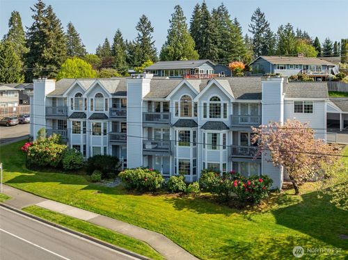b-12025 Se 60th St, Bellevue, WA, 98006-3803 | Card Image