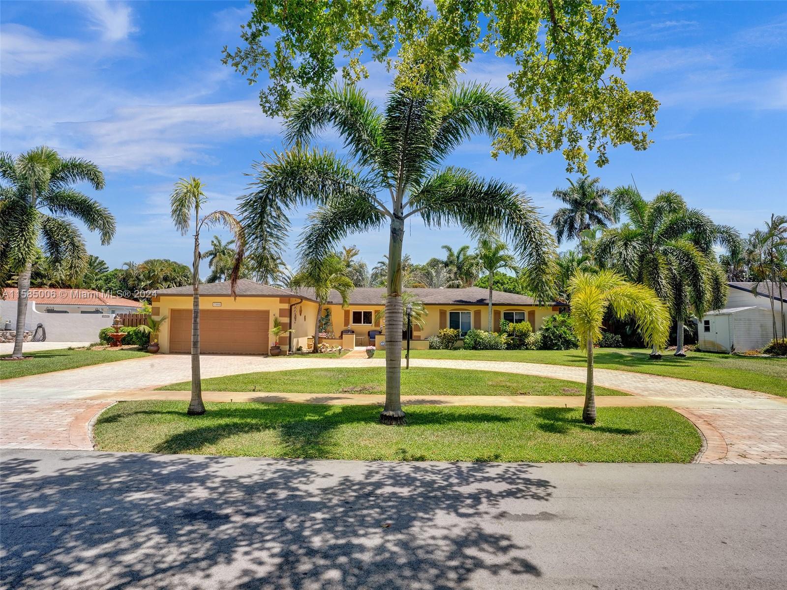 8th Ct, Plantation, FL 33317