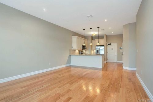 3a-10 Wall St, Huntington, NY, 11743-2179 | Card Image