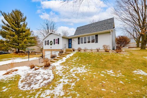 436 Raintree Dr, Fort Atkinson, WI, 53538-2840 | Card Image