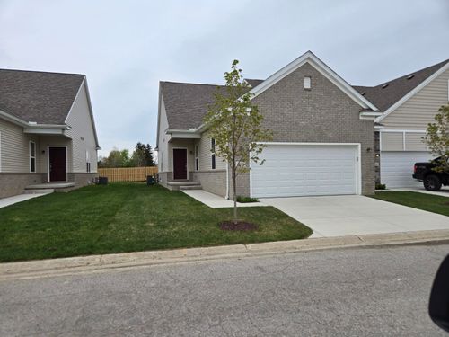 37-4270 Plum Village Cir, Monroe, MI, 48161 | Card Image