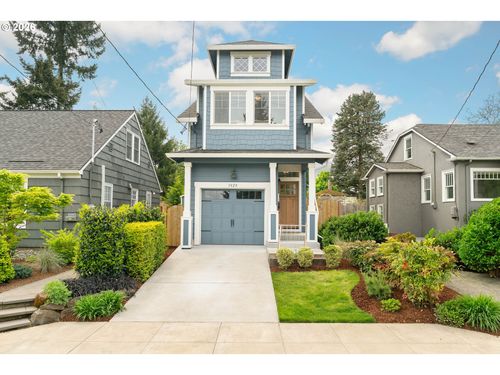 3820 Ne Roselawn St, Portland, OR, 97211-8059 | Card Image