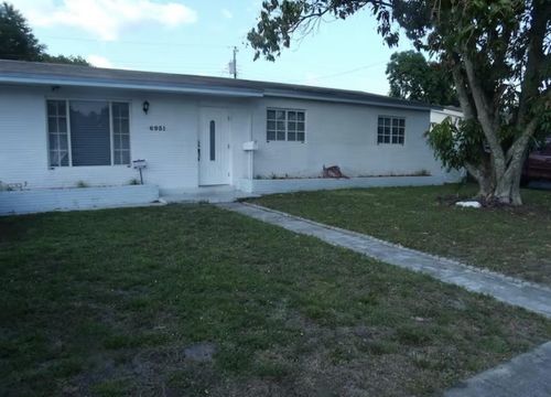 6931 Sw 6th St, Pembroke Pines, FL, 33023-1127 | Card Image
