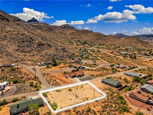 000 N Bluff Rd, Golden Valley, AZ, 86413 | Card Image