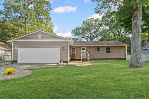 1101 Pin Oak Dr, Mahomet, IL, 61853-3532 | Card Image