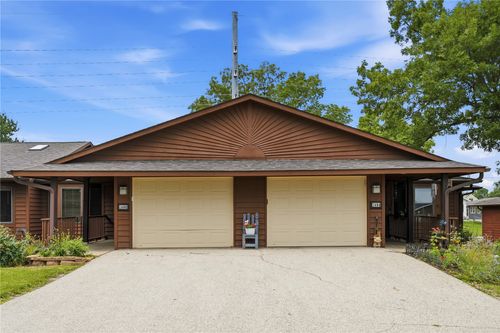 4-140 35th Street Dr Se, Cedar Rapids, IA, 52403-1356 | Card Image