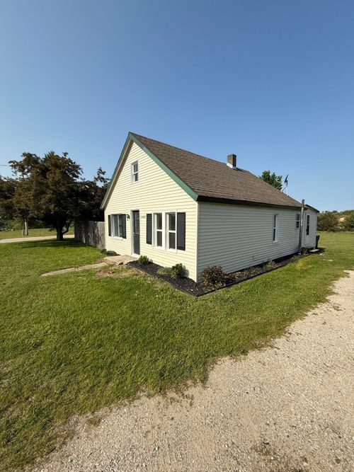 8067 S Hawkins Rd, Reed City, MI, 49677-9533 | Card Image