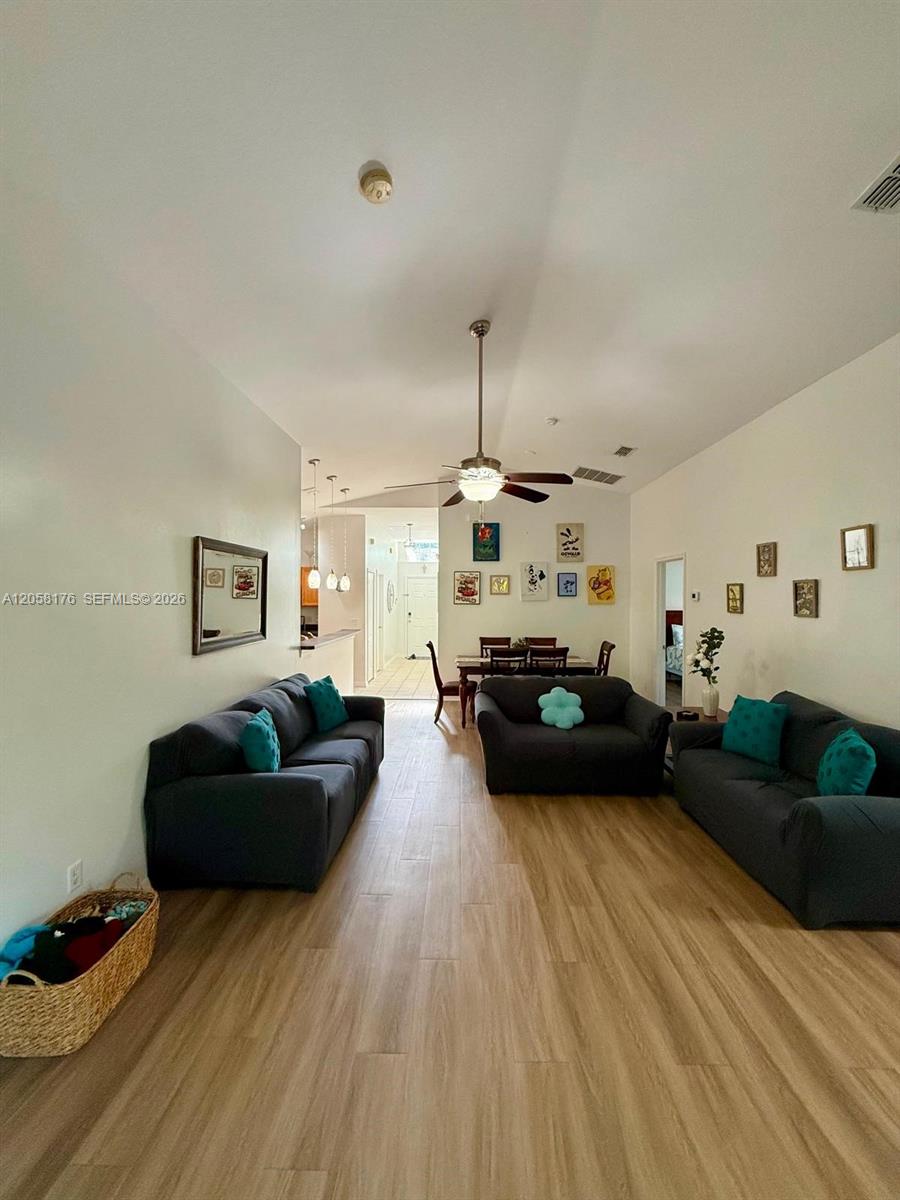Residential Lease in Davenport 4