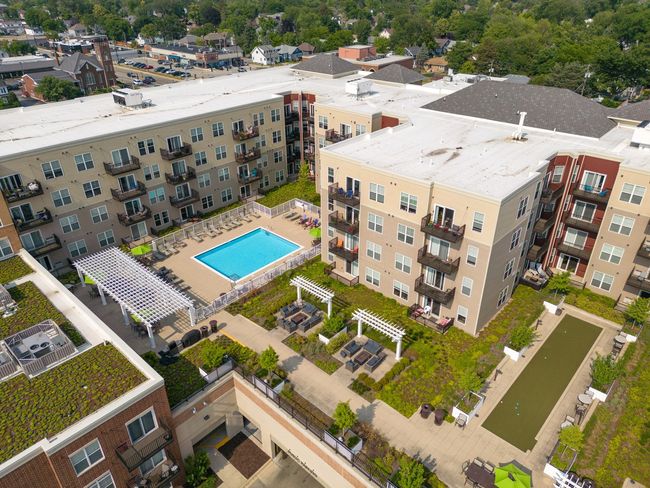 APT-304 - 255 N Addison Ave, Condo with 2 bedrooms, 2 bathrooms and 332 parking in Elmhurst IL | Image 11