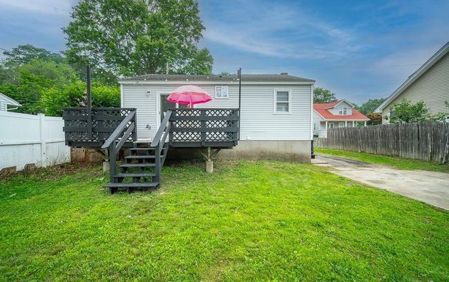 83 Armstrong St, House other with 2 bedrooms, 1 bathrooms and 3 parking in West Springfield MA | Image 28