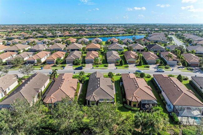 5016 Savona Run, House other with 2 bedrooms, 2 bathrooms and null parking in BRADENTON FL | Image 35