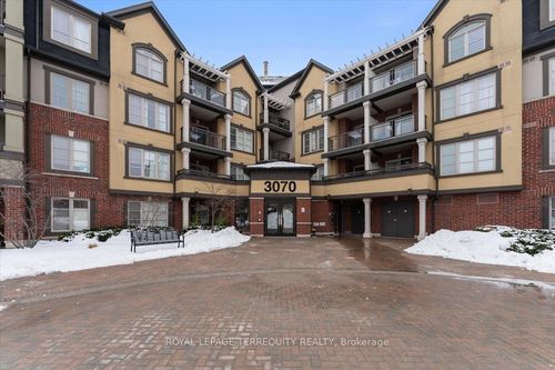 402-3070 Rotary Way, Burlington, ON, L7M0H1 | Card Image