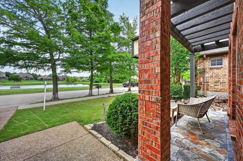 8136 Black Ash Dr, Fort Worth, TX, 76131-3517 | Card Image