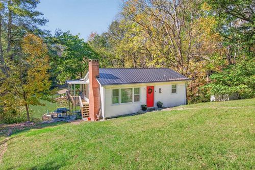 6595 Owens Road, Radford, VA, 24141 | Card Image